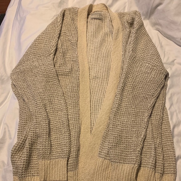 COPY - Urban Outfitters oversized cardigan - Picture 1 of 2